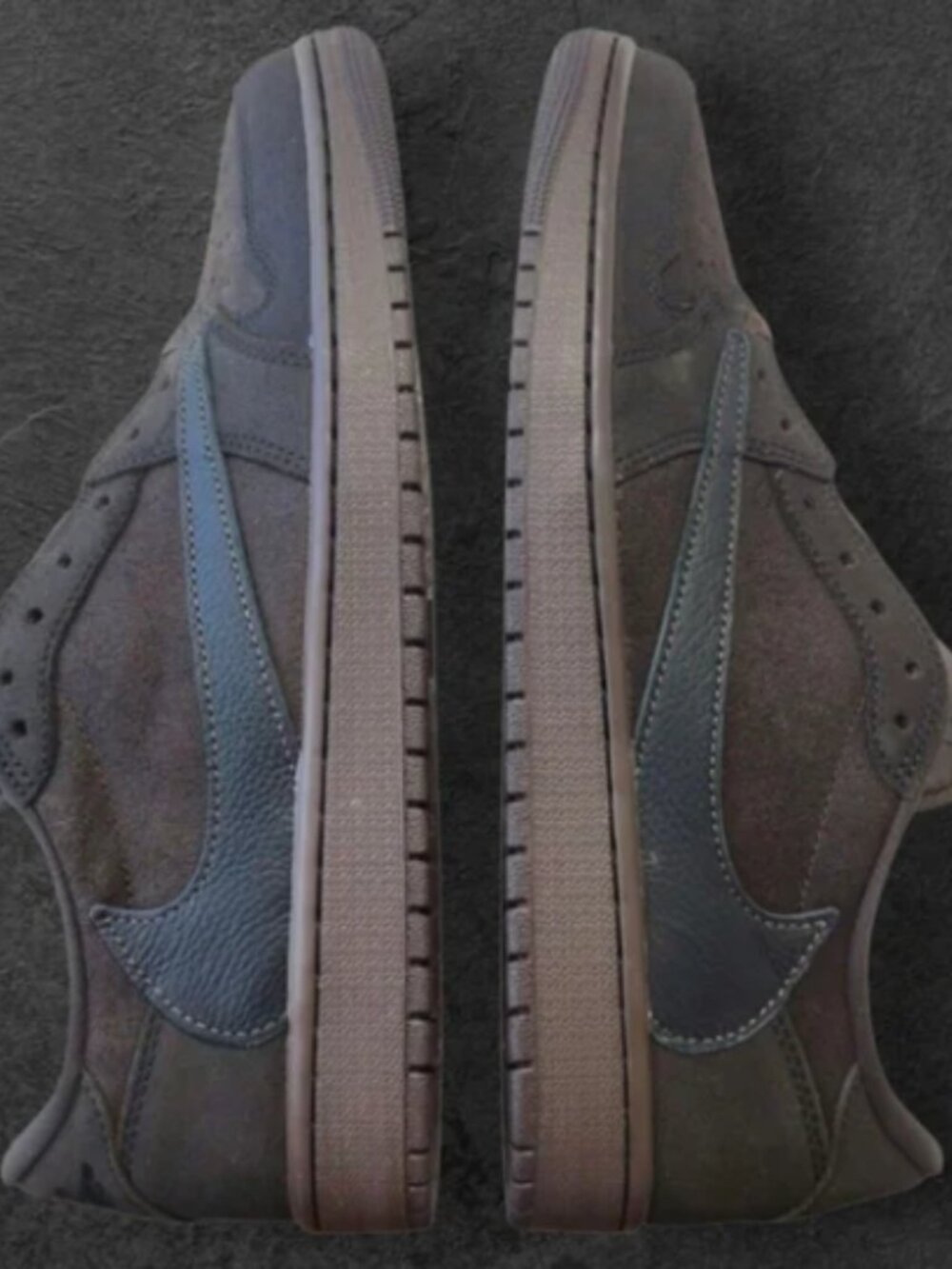 Travis Scott x Air Jordan 1 Low 'Velvet Brown'